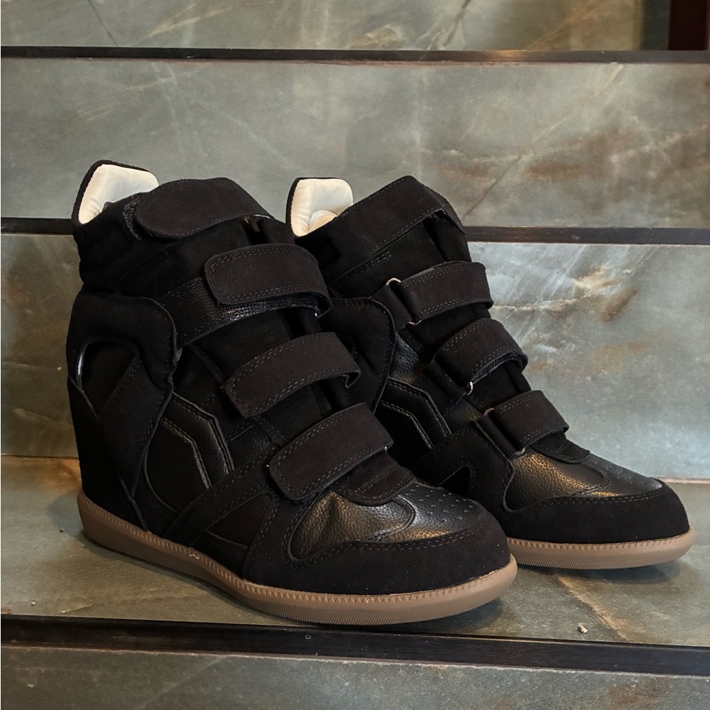 NWOT Y2K trendy Wedge Sneakers